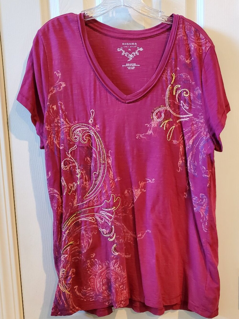 Fuchsia V-Neck Embroidered Paisley Tee